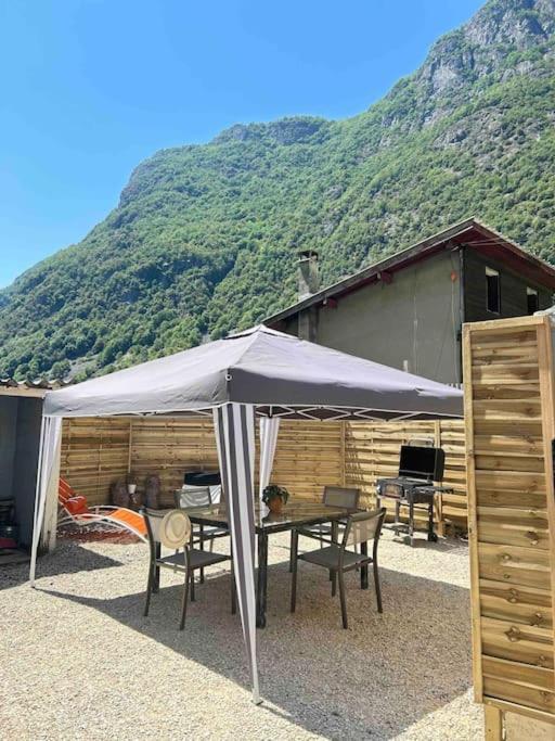 Charmante Maison De Montagne Pour 8 Personnes Livet-et-Gavet Eksteriør billede